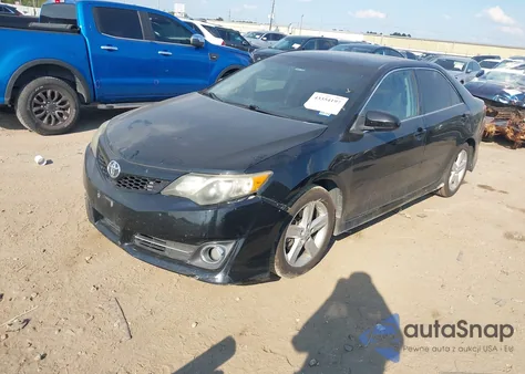 2014 Toyota Camry Se z USA, uszkodzony, nr VIN 4T1BF1FK3EU746816